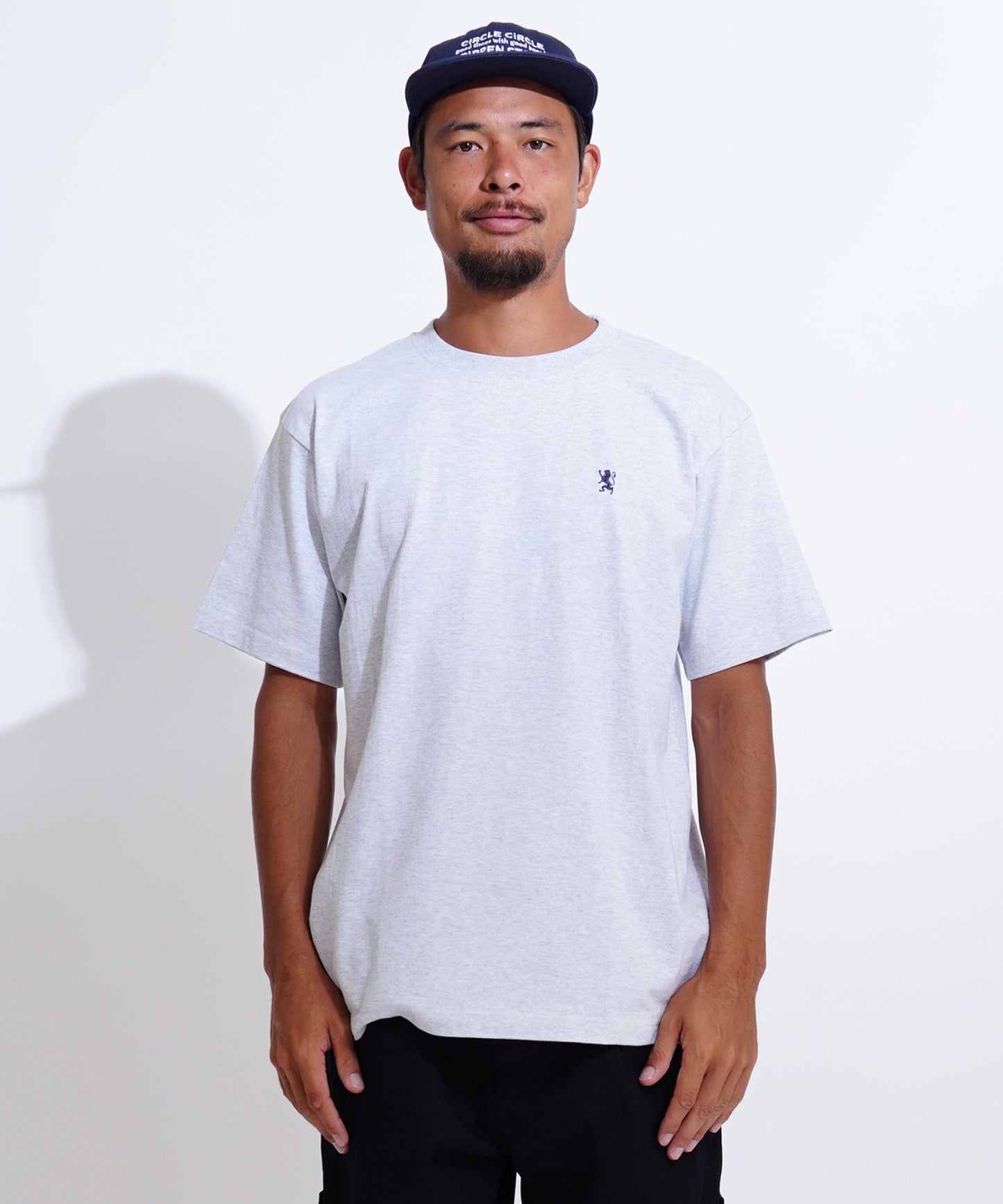 6.2oz スモールライオン刺繍Tシャツ