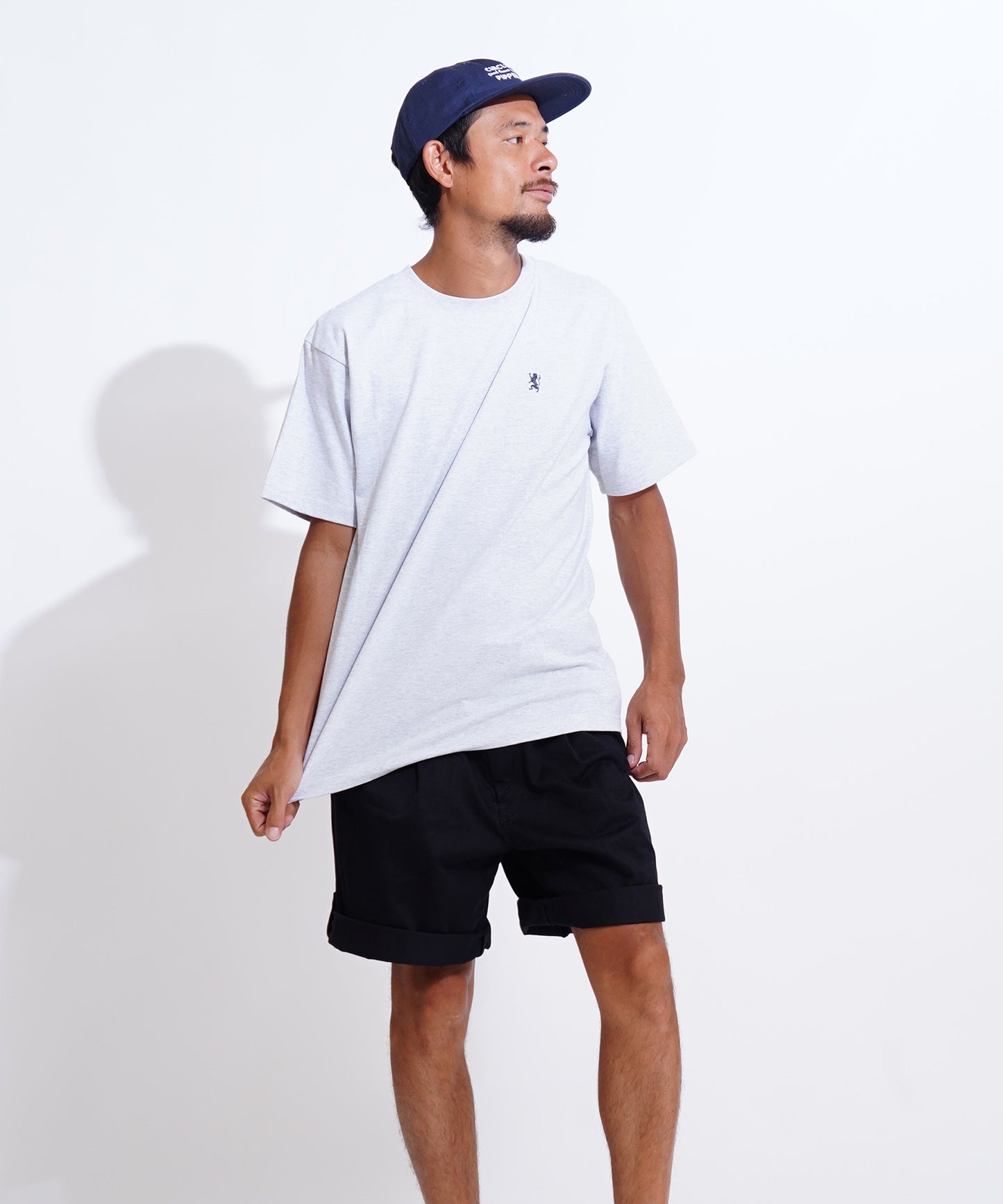 6.2oz スモールライオン刺繍Tシャツ