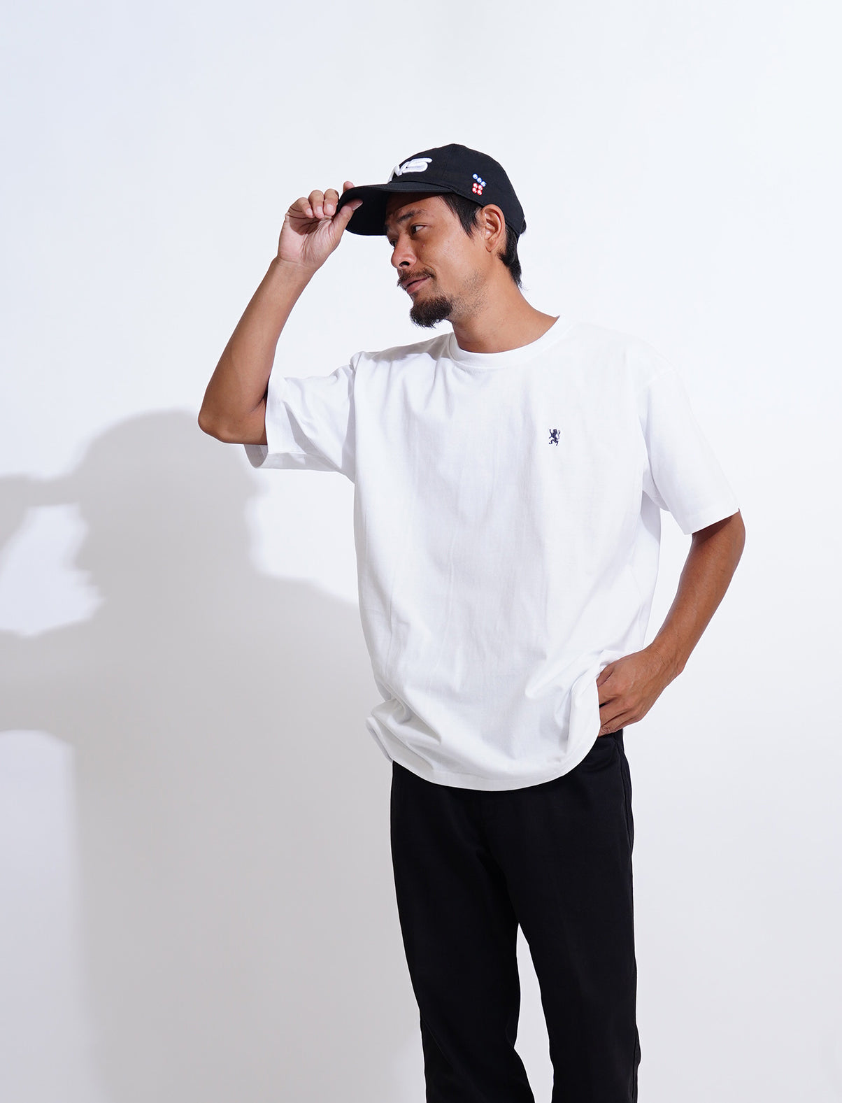 6.2oz スモールライオン刺繍Tシャツ