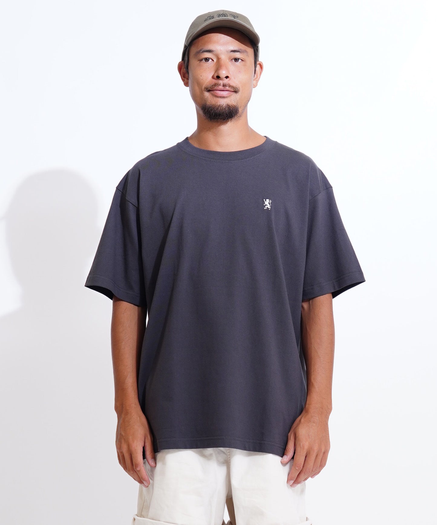 6.2oz スモールライオン刺繍Tシャツ